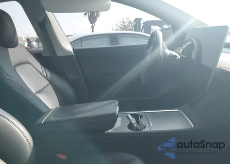 2022 Tesla Model Y Performance Dual Motor All-Wheel Drive z USA, uszkodzony, nr VIN 7SAYGDEF3NF336224